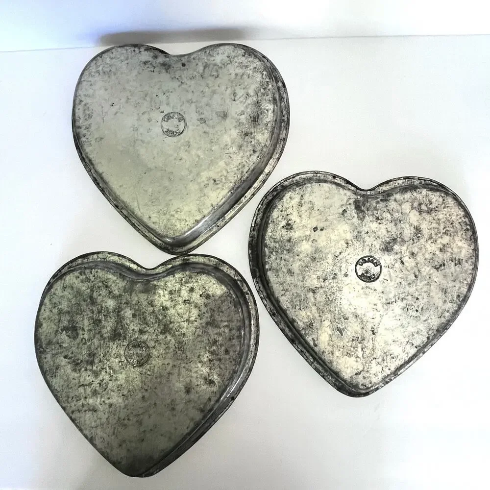 Lot of 4 Vintage Aluminum Heart Baking Pan Kitchen Decor Bake King Malco Ware